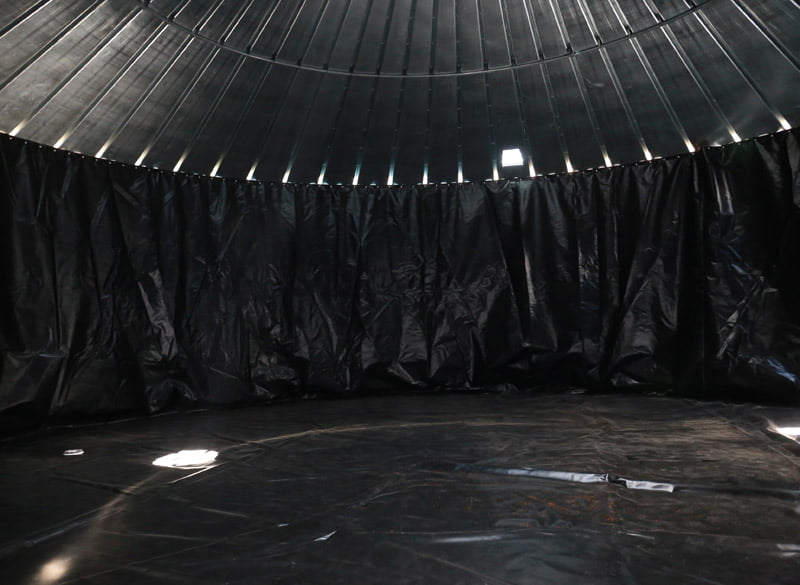Water storage tank internal