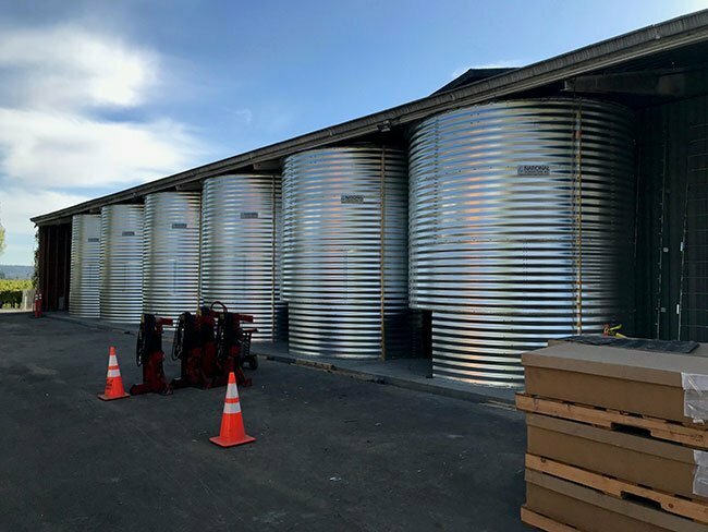 Water storage tank